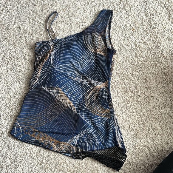 Unique Top! - Picture 4 of 4